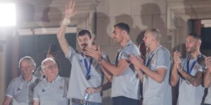 borisa-simanic-serbia-silver-medal-2023-fiba-world-cup-celebration